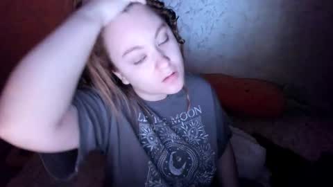 Snapshot of appleyummybuns chatting on 01-08-26, 04:04 appleyummybuns online show from 01-08-26, 04:04