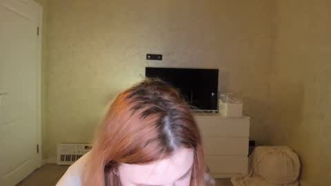 Snapshot of appleyummybuns chatting on 02-10-26, 01:37 appleyummybuns online show from 02-10-26, 01:37