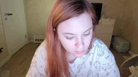 Snapshot of appleyummybuns chatting on 03-08-26, 02:04 appleyummybuns online show from 03-08-26, 02:04