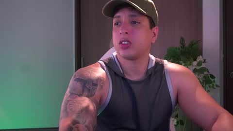 Snapshot of appolo_allen chatting on 12-17-24, 02:55 insta appolo master online show from 12-17-24, 02:55