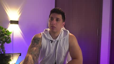 Snapshot of appolo_allen chatting on 01-19-25, 05:26 insta appolo master online show from 01-19-25, 05:26