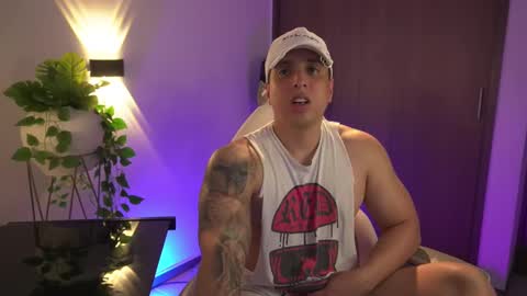 Snapshot of appolo_allen chatting on 02-15-25, 03:20 insta appolo master online show from 02-15-25, 03:20