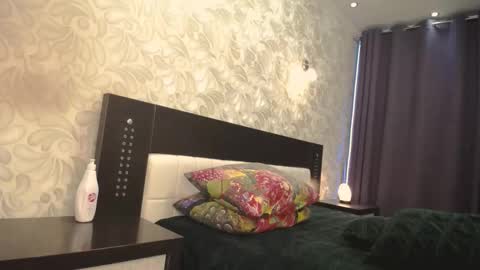 April Bronte online show from 11-25-25, 08:20