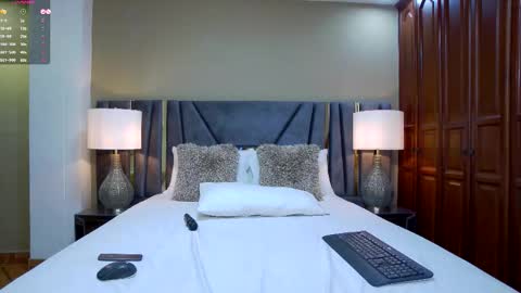  April  online show from 03-26-26, 01:44