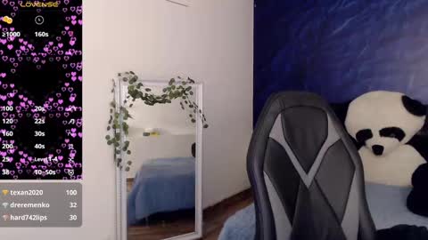 Snapshot of april_dumont chatting on 01-29-25, 06:39 April online show from 01-29-25, 06:39