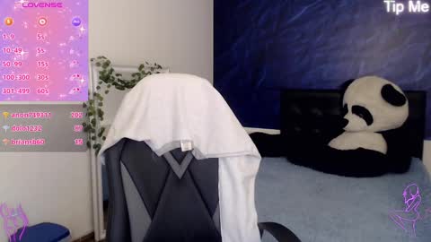 Snapshot of april_dumont chatting on 02-03-25, 03:17 April online show from 02-03-25, 03:17