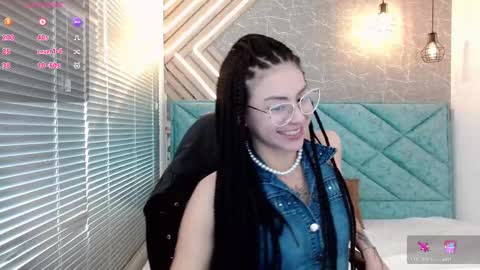 Snapshot of april_dumont chatting on 03-04-25, 12:55 April online show from 03-04-25, 12:55