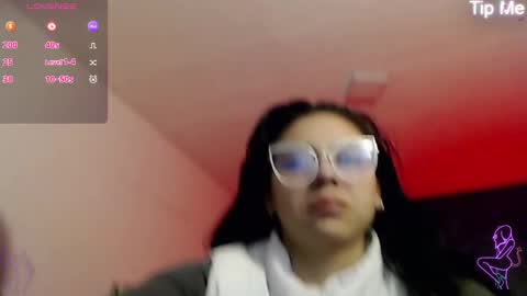 Snapshot of april_dumont chatting on 03-08-25, 08:14 April online show from 03-08-25, 08:14