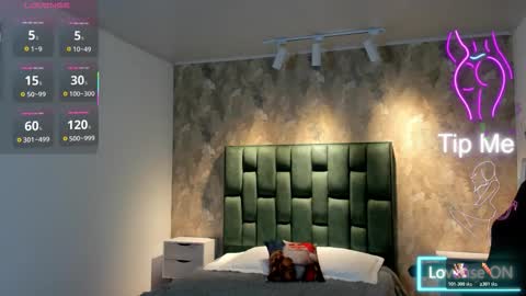 Snapshot of april_dumont chatting on 11-13-25, 12:15 April online show from 11-13-25, 12:15