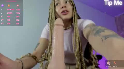 Snapshot of april_dumont chatting on 02-07-26, 01:37 April online show from 02-07-26, 01:37