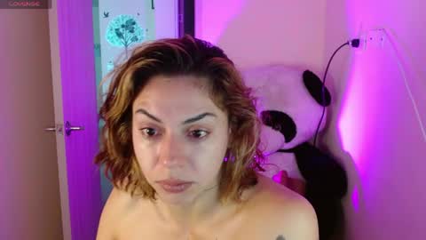 Snapshot of april_dumont5 chatting on 05-12-26, 11:29 April Dumont online show from 05-12-26, 11:29