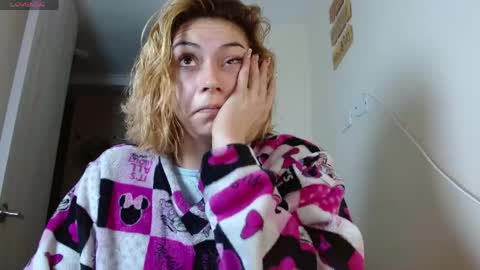 Snapshot of april_dumont5 chatting on 06-09-26, 10:27 April Dumont online show from 06-09-26, 10:27