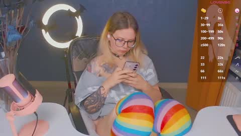 Snapshot of april_hentaigirl chatting on 12-17-24, 09:16    my special content  online show from 12-17-24, 09:16