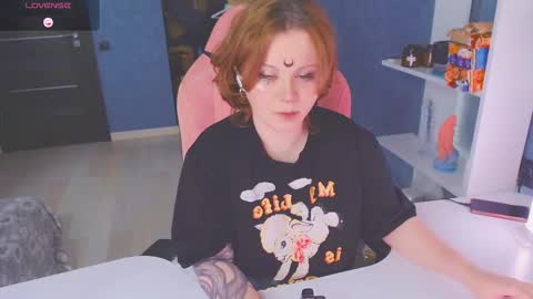 Snapshot of april_hentaigirl chatting on 10-26-25, 04:13    my special content  online show from 10-26-25, 04:13