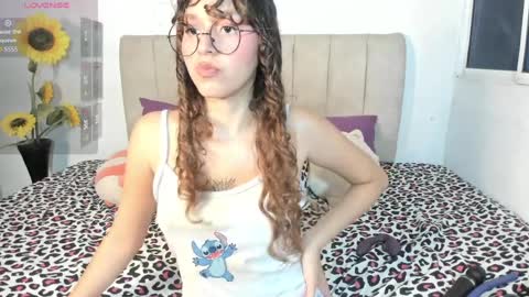 Snapshot of april_obssesion chatting on 04-10-26, 04:23 April online show from 04-10-26, 04:23