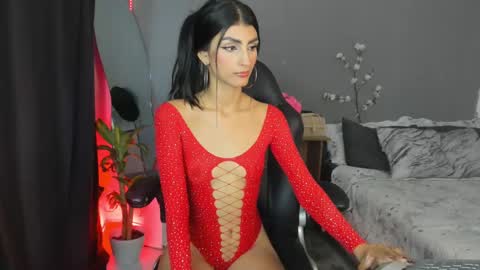 Snapshot of april_scarlett chatting on 02-17-25, 10:36 Scarlett Independent Model online show from 02-17-25, 10:36