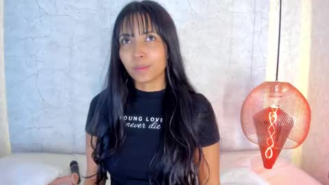 Snapshot of aprilalen chatting on 02-12-25, 01:06 April online show from 02-12-25, 01:06