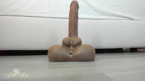 Snapshot of aprilalen chatting on 11-24-25, 06:46 April online show from 11-24-25, 06:46