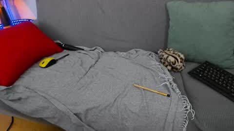 Snapshot of aprilavery chatting on 09-11-25, 03:34 April online show from 09-11-25, 03:34