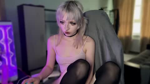 Snapshot of aprilcutie chatting on 07-10-26, 05:15 april online show from 07-10-26, 05:15