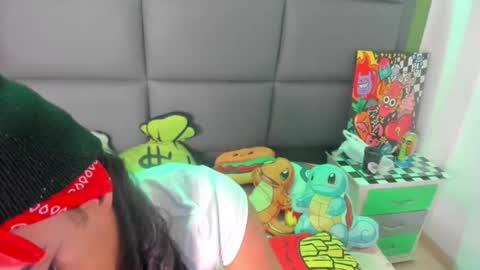 Snapshot of aprill_fox chatting on 11-19-25, 02:39 aprill_fox online show from 11-19-25, 02:39