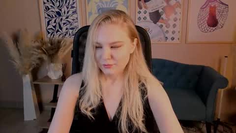 Snapshot of aprilserenity chatting on 09-11-25, 01:17 April. All year round. online show from 09-11-25, 01:17