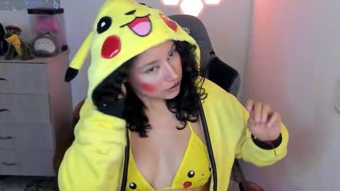 Snapshot of aqua_emilly chatting on 10-26-25, 12:05 aqua emilly online show from 10-26-25, 12:05