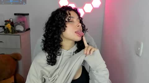 Snapshot of aqua_emilly chatting on 01-09-26, 10:22 aqua emilly online show from 01-09-26, 10:22