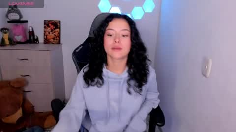 aqua emilly online show from 05-10-26, 10:59