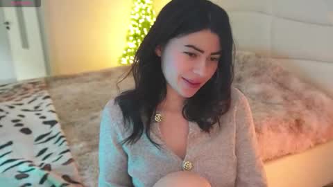 Sophy online show from 12-18-25, 05:08
