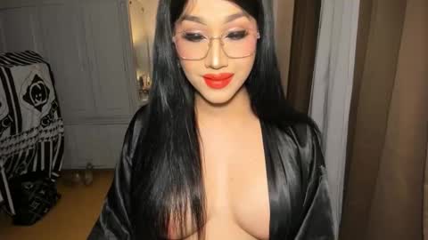 Snapshot of aqueenofcumxx chatting on 03-21-26, 05:05 Alicia online show from 03-21-26, 05:05