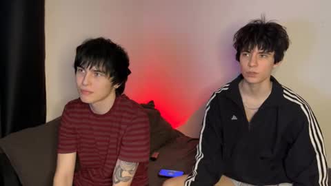 Snapshot of ar1zze chatting on 01-09-26, 09:27 zik and kris online show from 01-09-26, 09:27