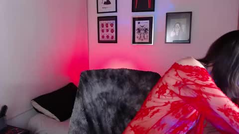 Arabella online show from 10-20-25, 02:34