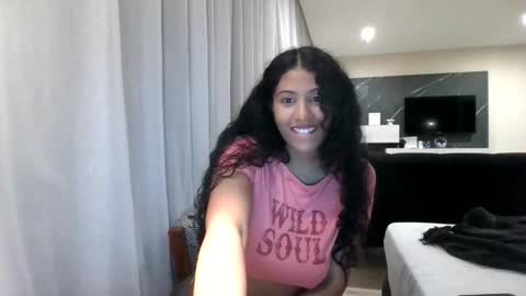 Snapshot of arabiangoddess3 chatting on 06-03-26, 08:50 Monet online show from 06-03-26, 08:50