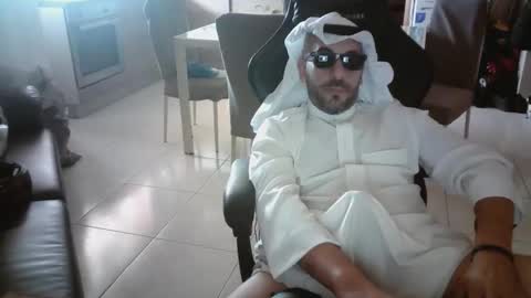 ArabicBeastHabibi online show from 10-12-25, 01:10