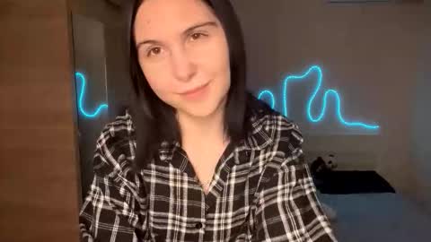 Emi online show from 02-10-26, 04:44