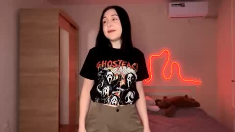 Emi online show from 03-22-26, 03:37