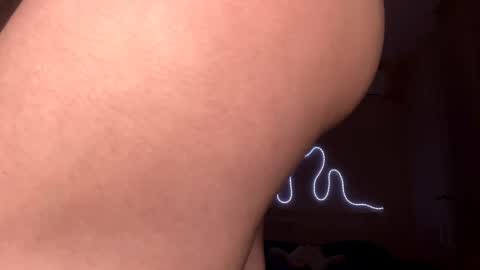 Emi online show from 04-19-26, 06:10