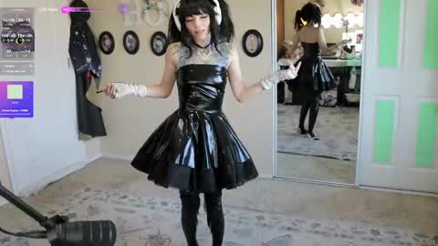 Snapshot of archancel chatting on 09-19-25, 03:02 Archancel online show from 09-19-25, 03:02