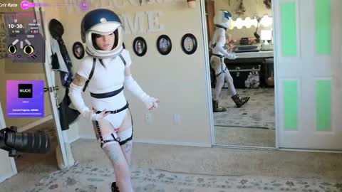 Snapshot of archancel chatting on 10-29-25, 03:25 Archancel online show from 10-29-25, 03:25