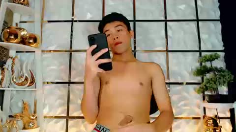 Snapshot of archie_moreno chatting on 12-17-25, 10:21 ARCHIE online show from 12-17-25, 10:21