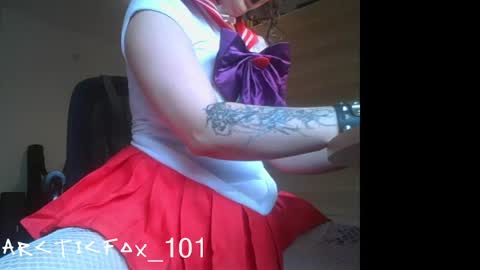 Snapshot of arcticfox_101 chatting on 05-31-26, 10:55 Daisy online show from 05-31-26, 10:55