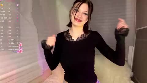 Snapshot of ardisparty chatting on 03-05-26, 07:10 Caroline online show from 03-05-26, 07:10