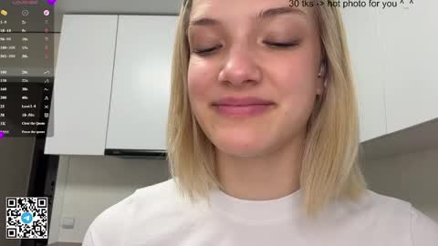 Caroline online show from 05-04-26, 04:36