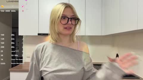 Caroline online show from 05-07-26, 05:51