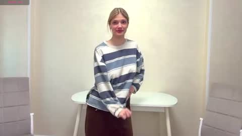 Caroline online show from 06-25-26, 05:28