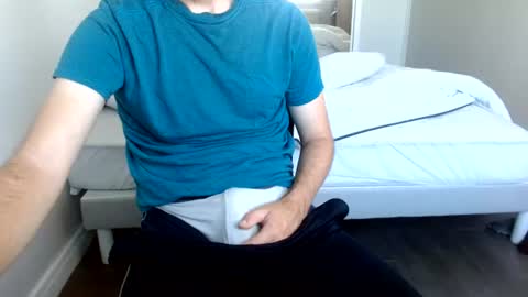 Arek online show from 06-19-26, 05:45