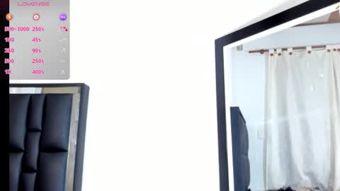 Snapshot of arexblakk chatting on 11-28-25, 10:01 AREXXBLAKK online show from 11-28-25, 10:01