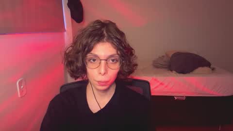 Snapshot of ari_dom_femboy chatting on 01-11-26, 10:04 Ari online show from 01-11-26, 10:04