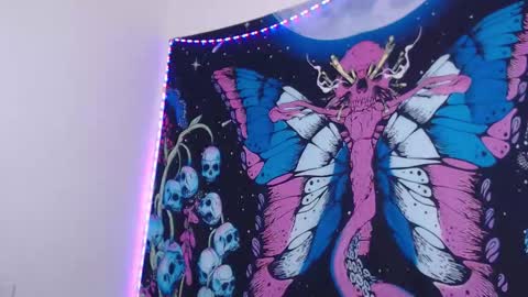 Snapshot of ari_james chatting on 03-06-26, 12:40 Ahri James online show from 03-06-26, 12:40